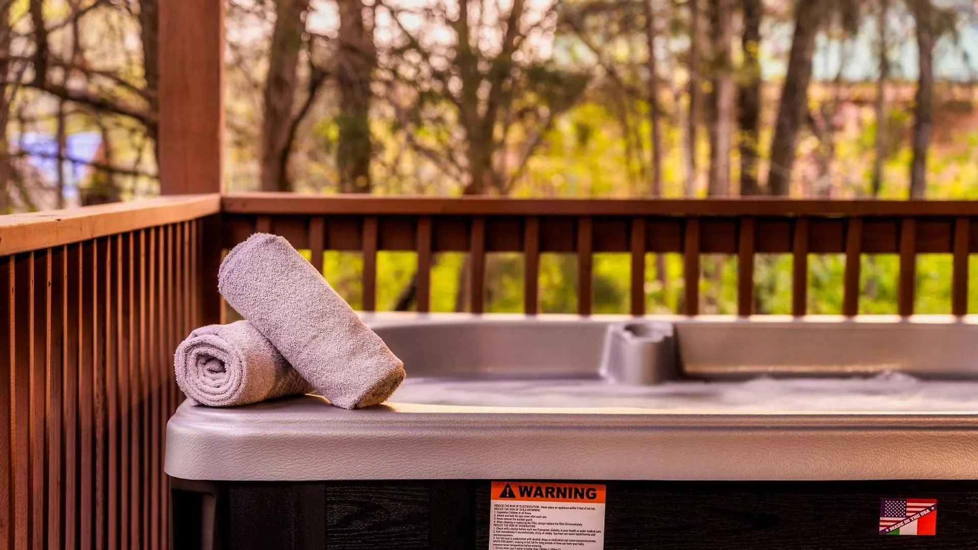 Quaint & Cozy - Great Location - Hot Tub - Bbq *