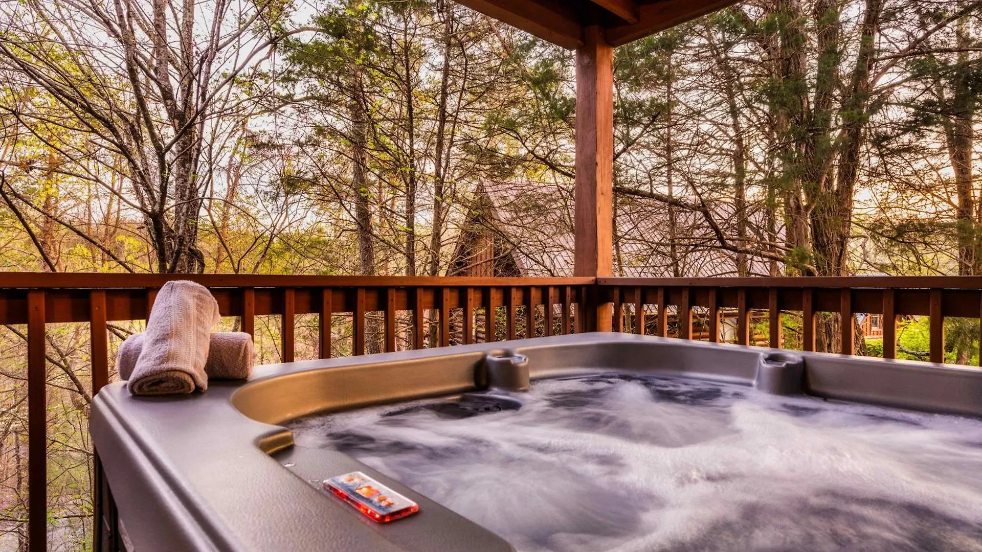 Quaint & Cozy - Great Location - Hot Tub - Bbq Holiday home
