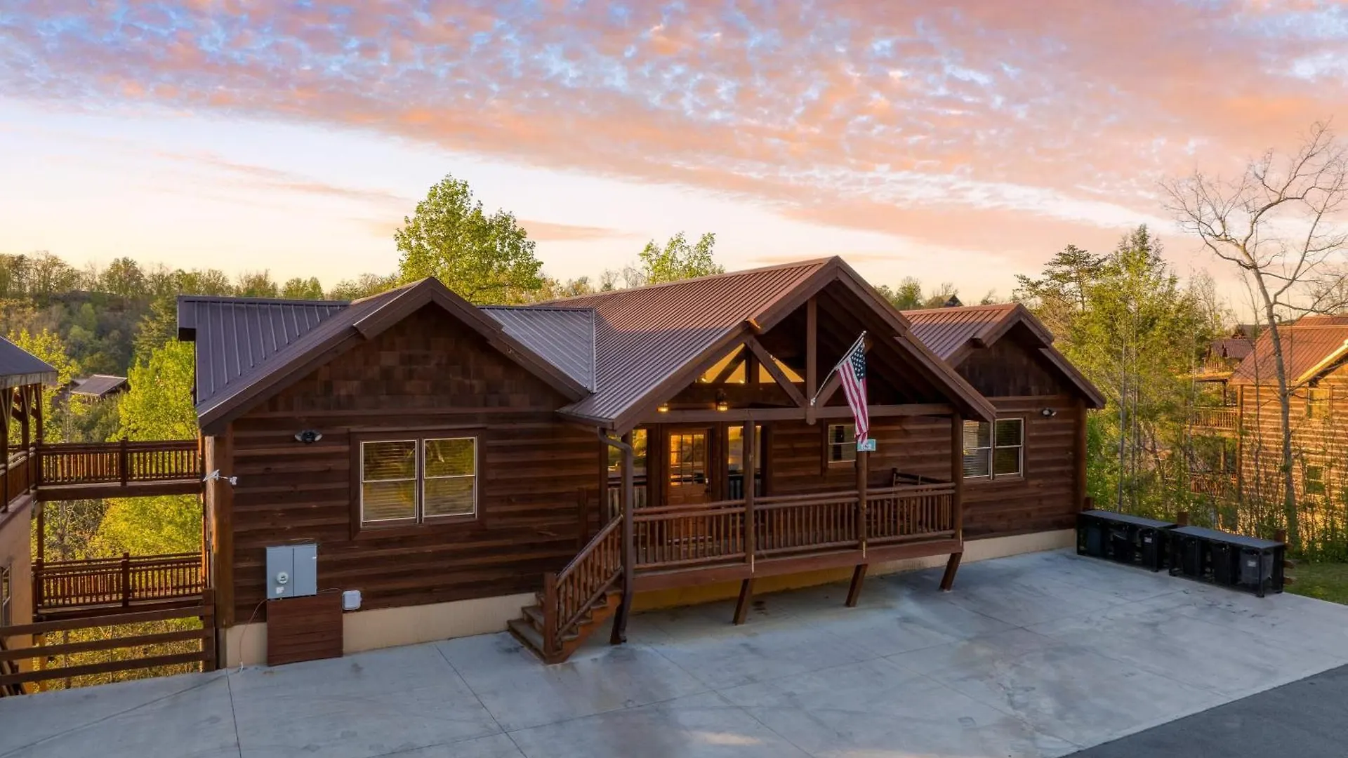 Holiday home Sleeps 28 - Luxe Smokies Game Hot Tub Views Near Attractions