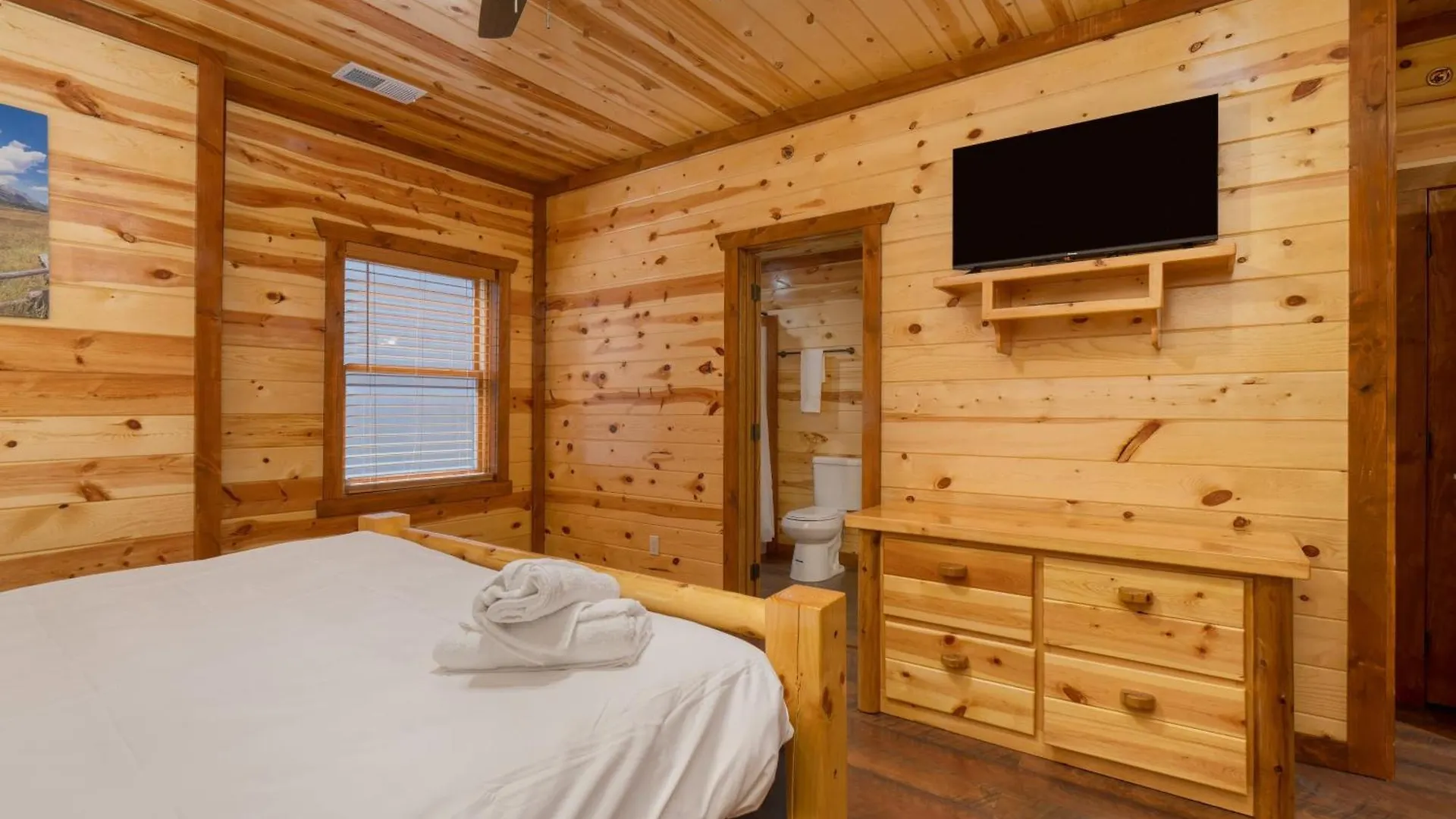 Sleeps 28 - Luxe Smokies Game Hot Tub Views Near Attractions