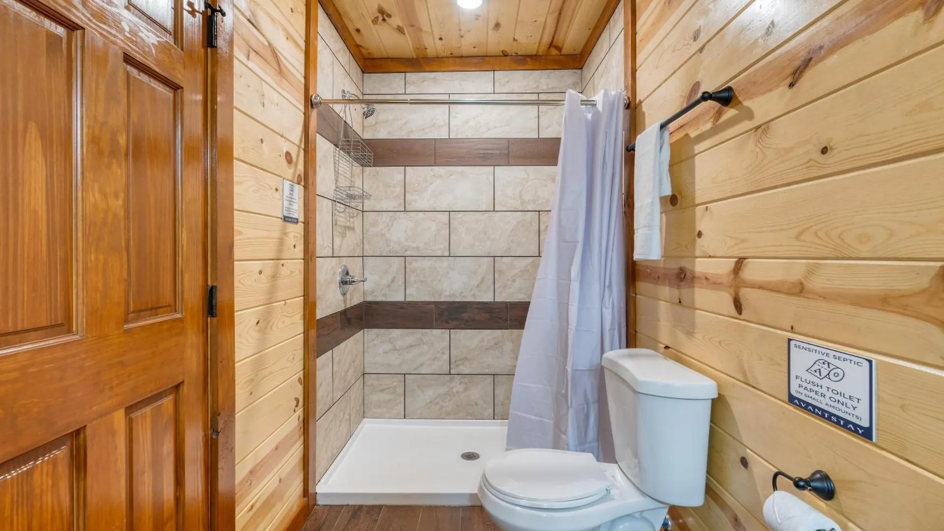 Holiday home Sleeps 28 - Luxe Smokies Game Hot Tub Views Near Attractions *