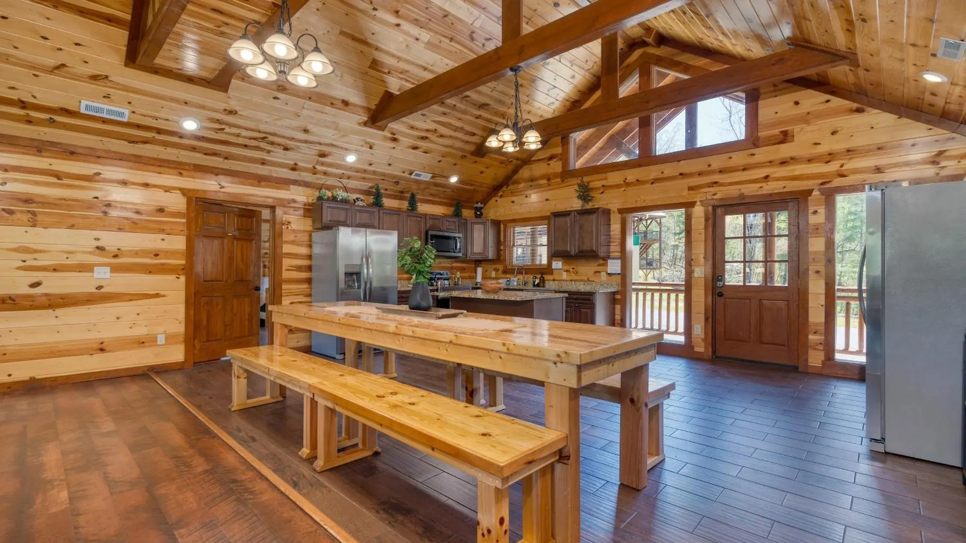 Sleeps 28 - Luxe Smokies Game Hot Tub Views Near Attractions Holiday home