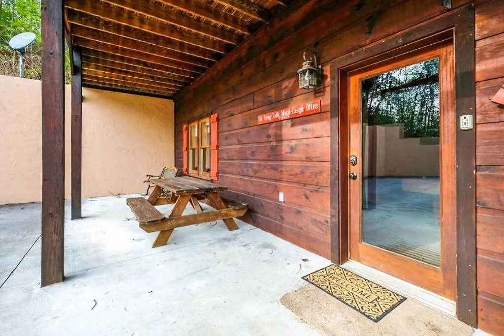 Feriehus Dog Friendly Secluded Whot-tub & Sleeps 12 Pigeon Forge