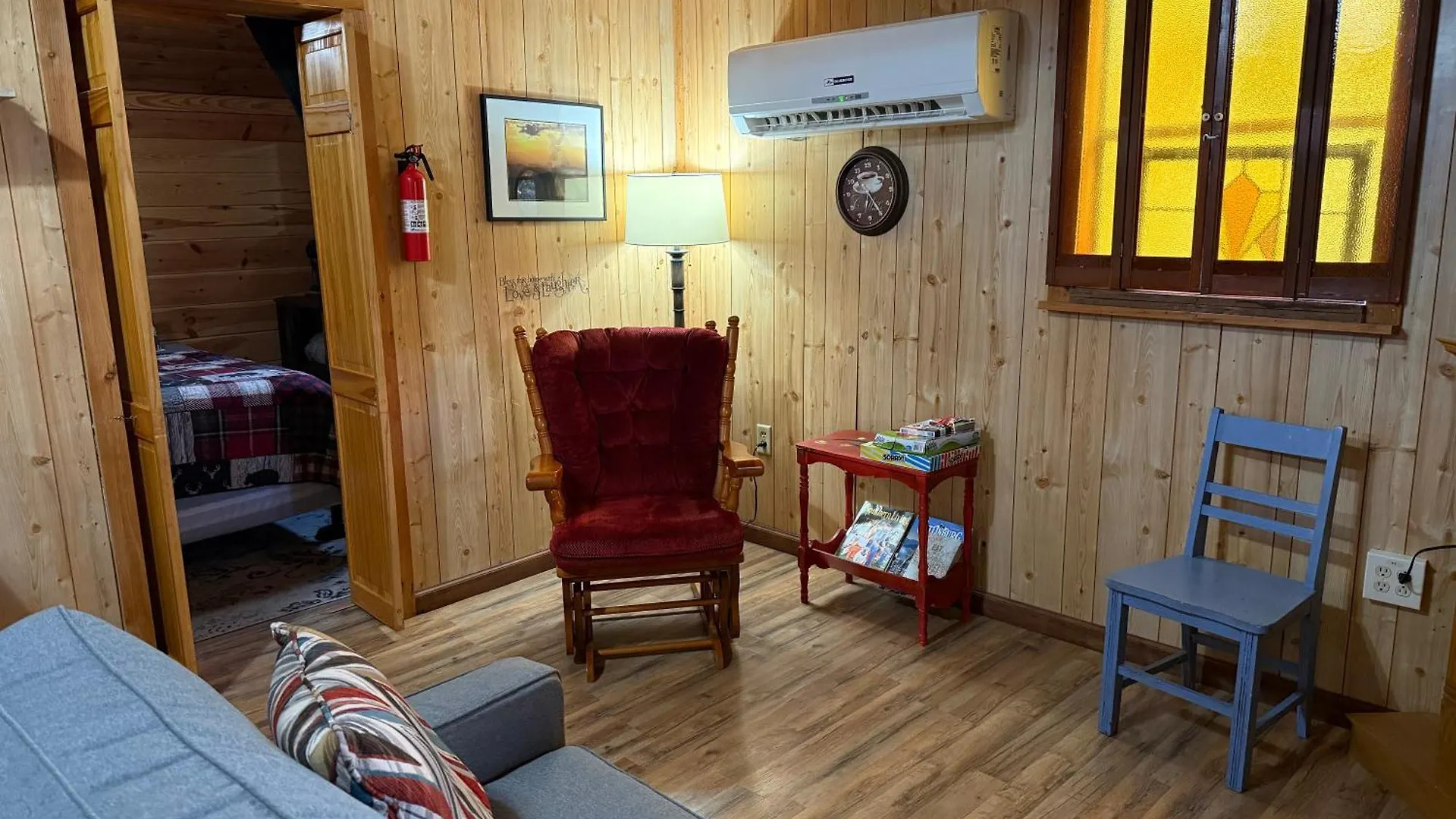 Cozy Walking Distance To Parkway! * Pigeon Forge