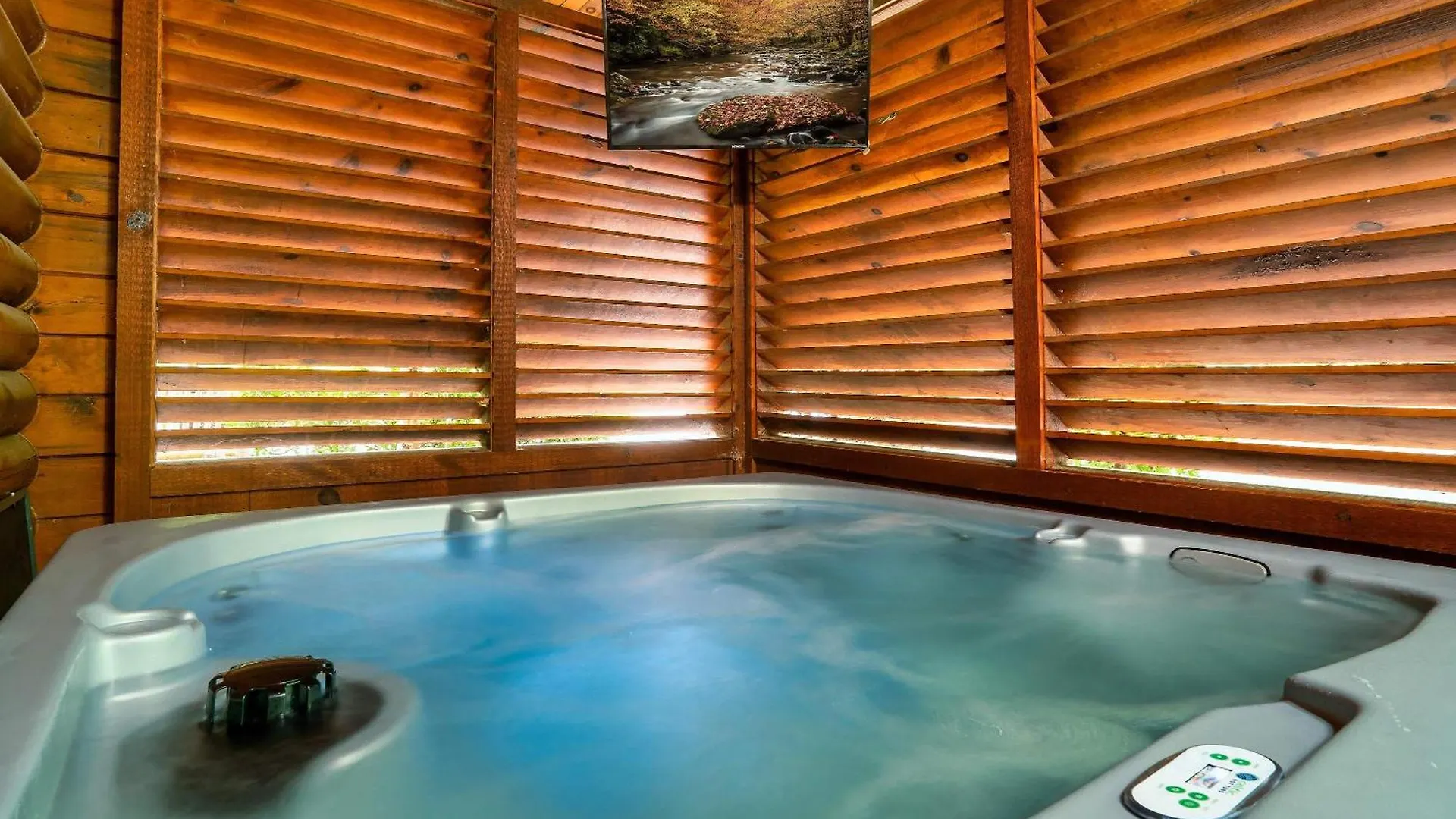 Great Views & Location- Family- Game Room- Hot Tub