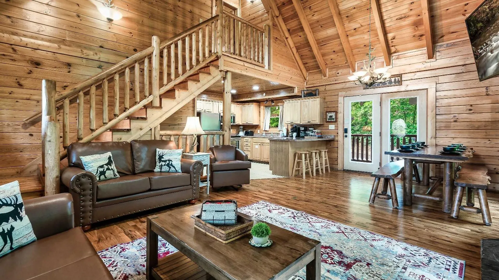 Great Views & Location- Family- Game Room- Hot Tub *