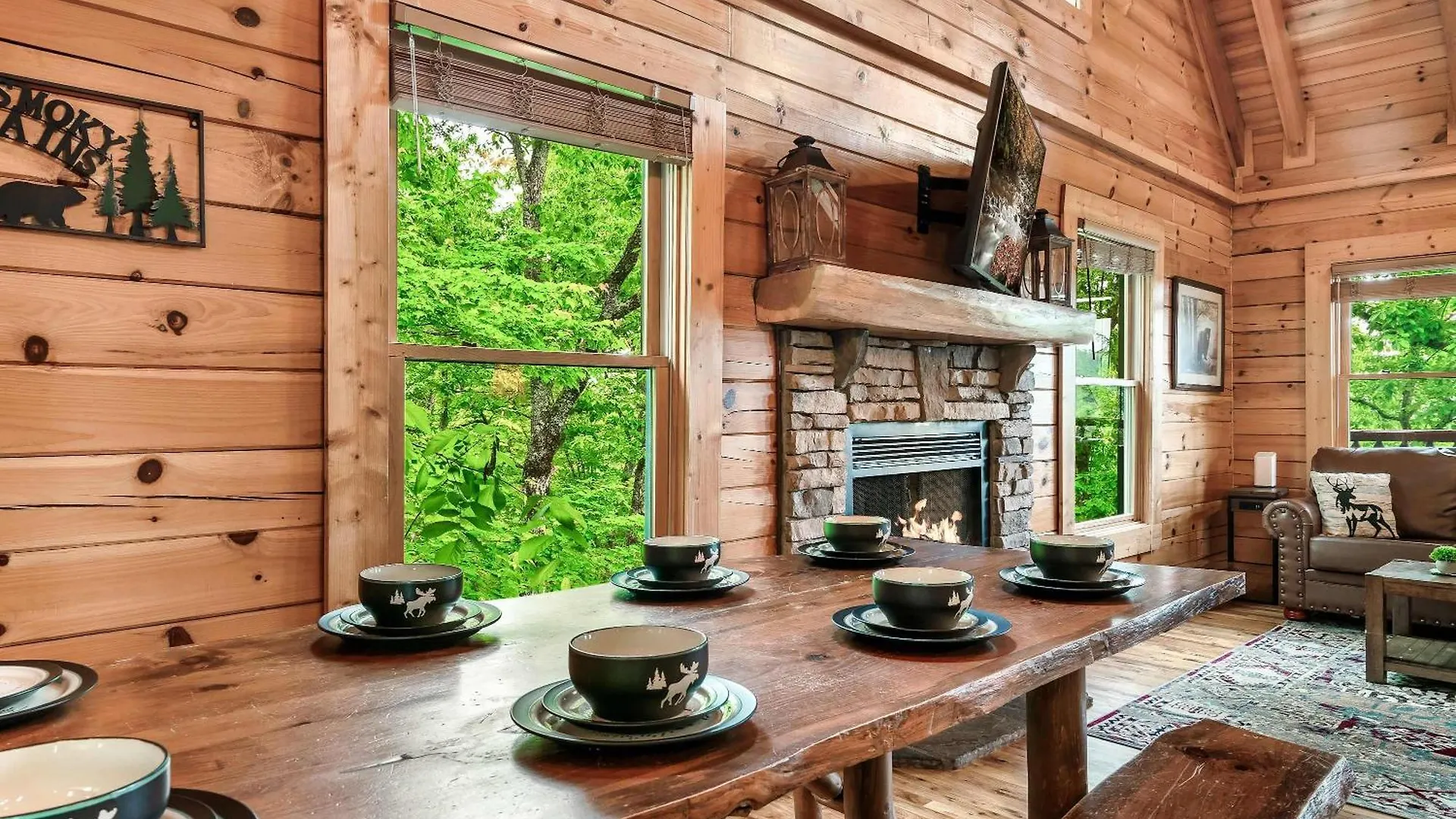 Great Views & Location- Family- Game Room- Hot Tub Σαλέ