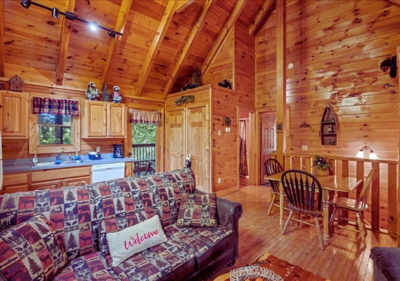 Backwoods Secluded Escape For 8 Guests *