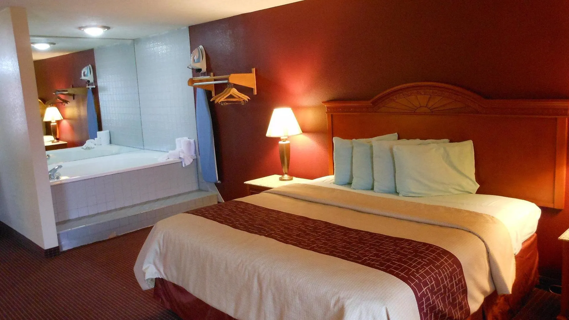 Motel Red Roof & Parkway Pigeon Forge