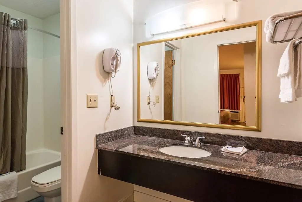 Sleep & Downtown Hotel 2*