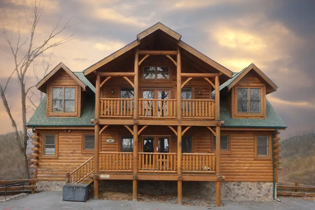 Rising Eagle - Eight Bedroom Holiday home Pigeon Forge