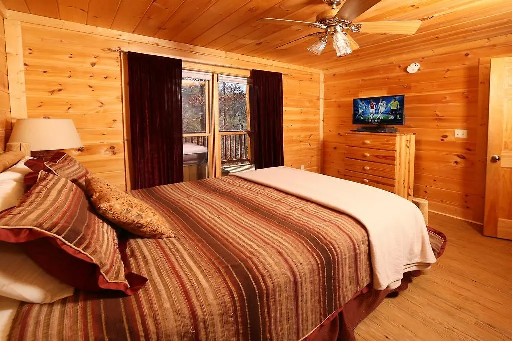 Big Pine - Six Bedroom Holiday home