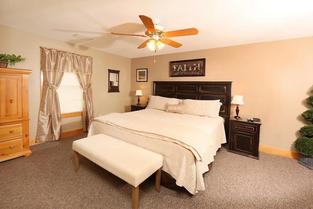Pinnacle View 7a - Three Bedroom Apartment