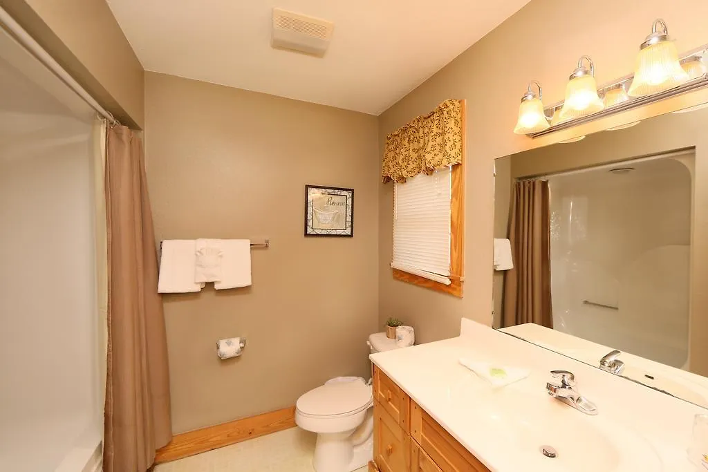 Pinnacle View 7a - Three Bedroom Apartment