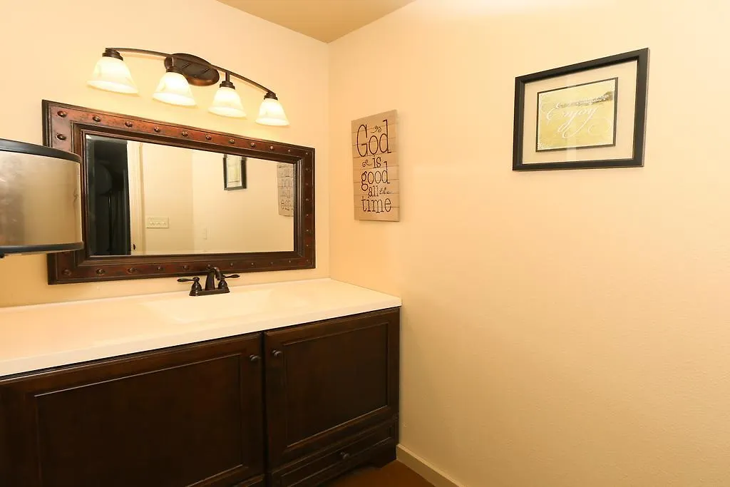 Apartment Pinnacle View 7a - Three Bedroom *