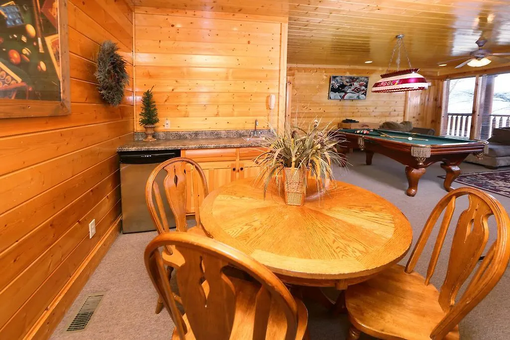 Rising Eagle - Eight Bedroom Holiday home *