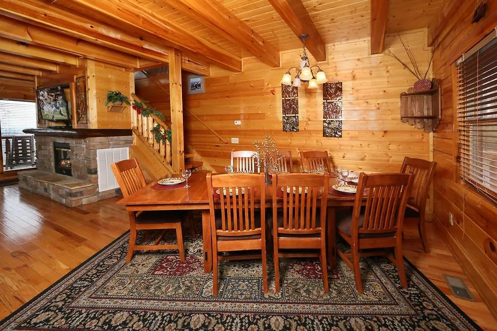 Rising Eagle - Eight Bedroom * Pigeon Forge