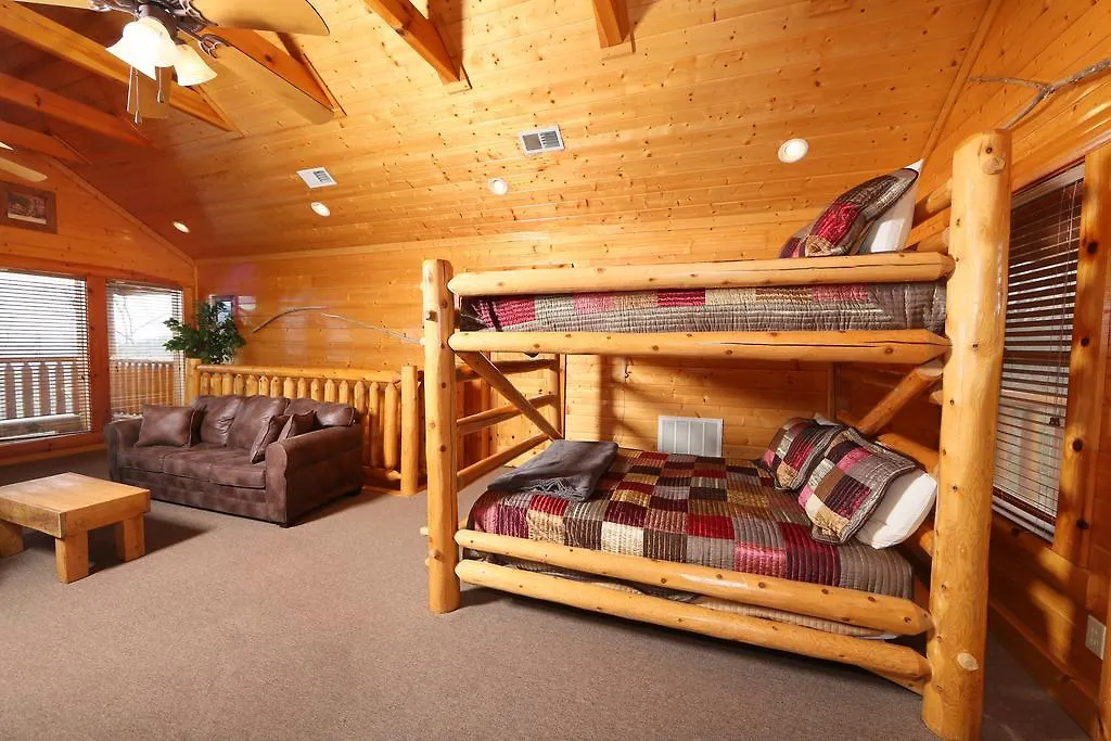 Rising Eagle - Eight Bedroom Holiday home *