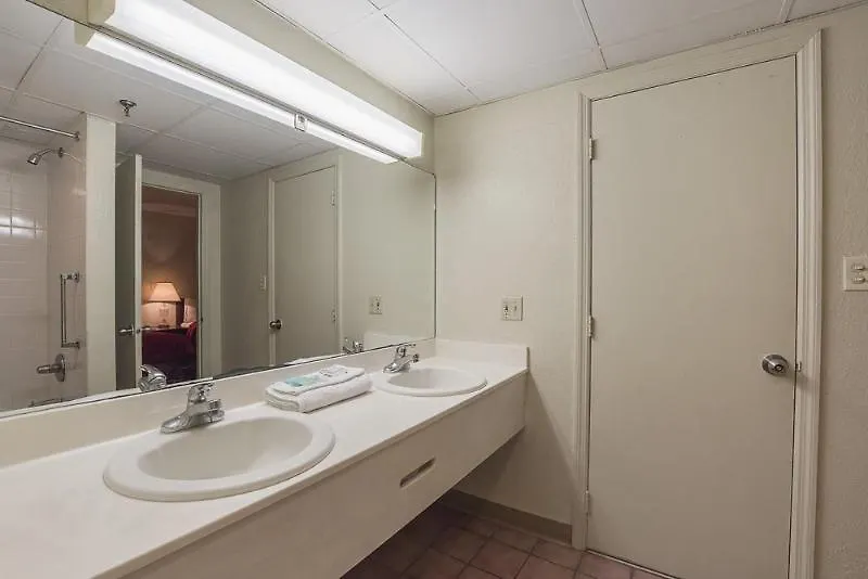 Wild Bear Motel 3*