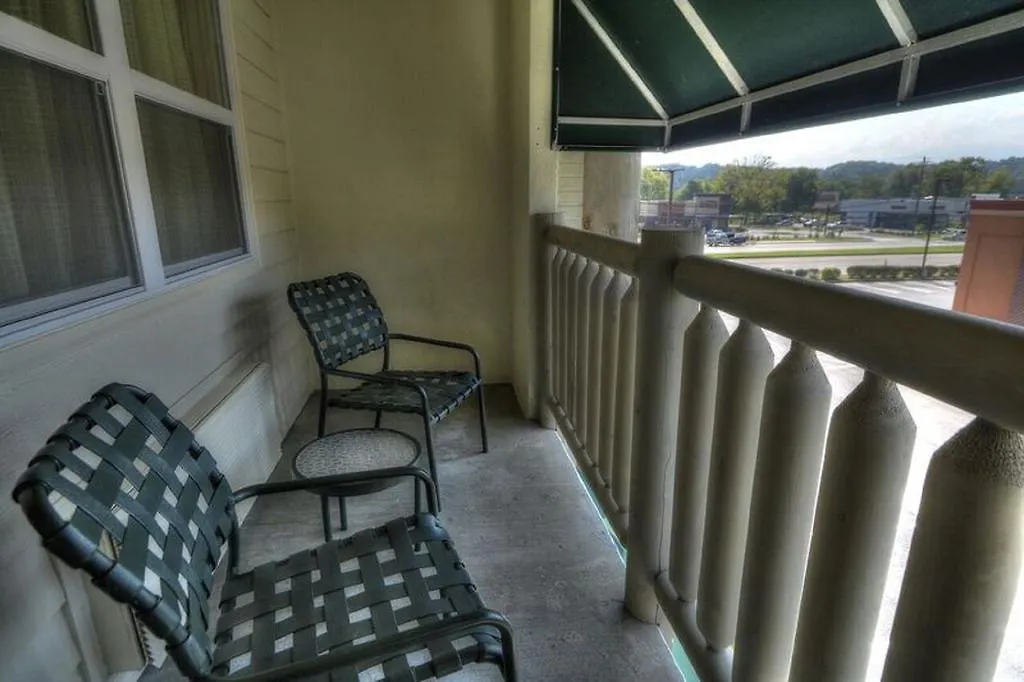 At Five Oaks Pigeon Forge - Hotel