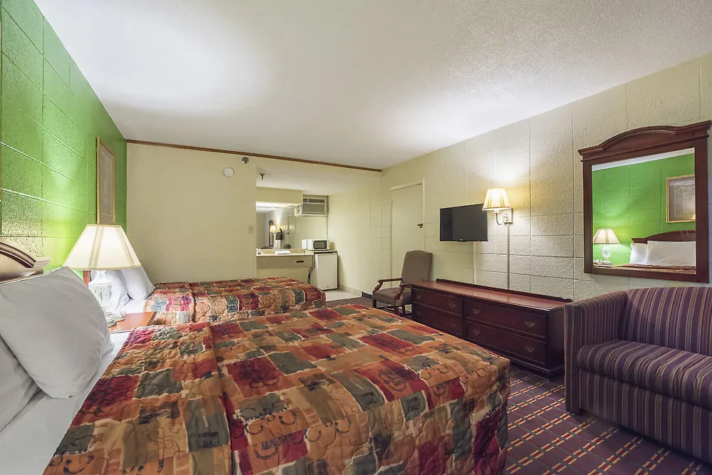 Hotel Rodeway On The Parkway 2*