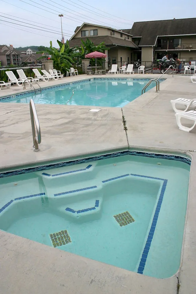 Mountain Breeze Motel 2*