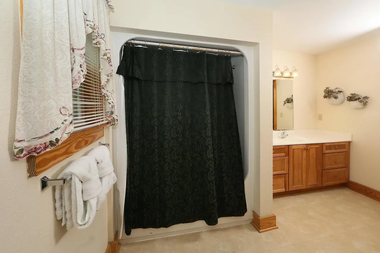 Apartment Briarstone 13d - Two Bedroom *