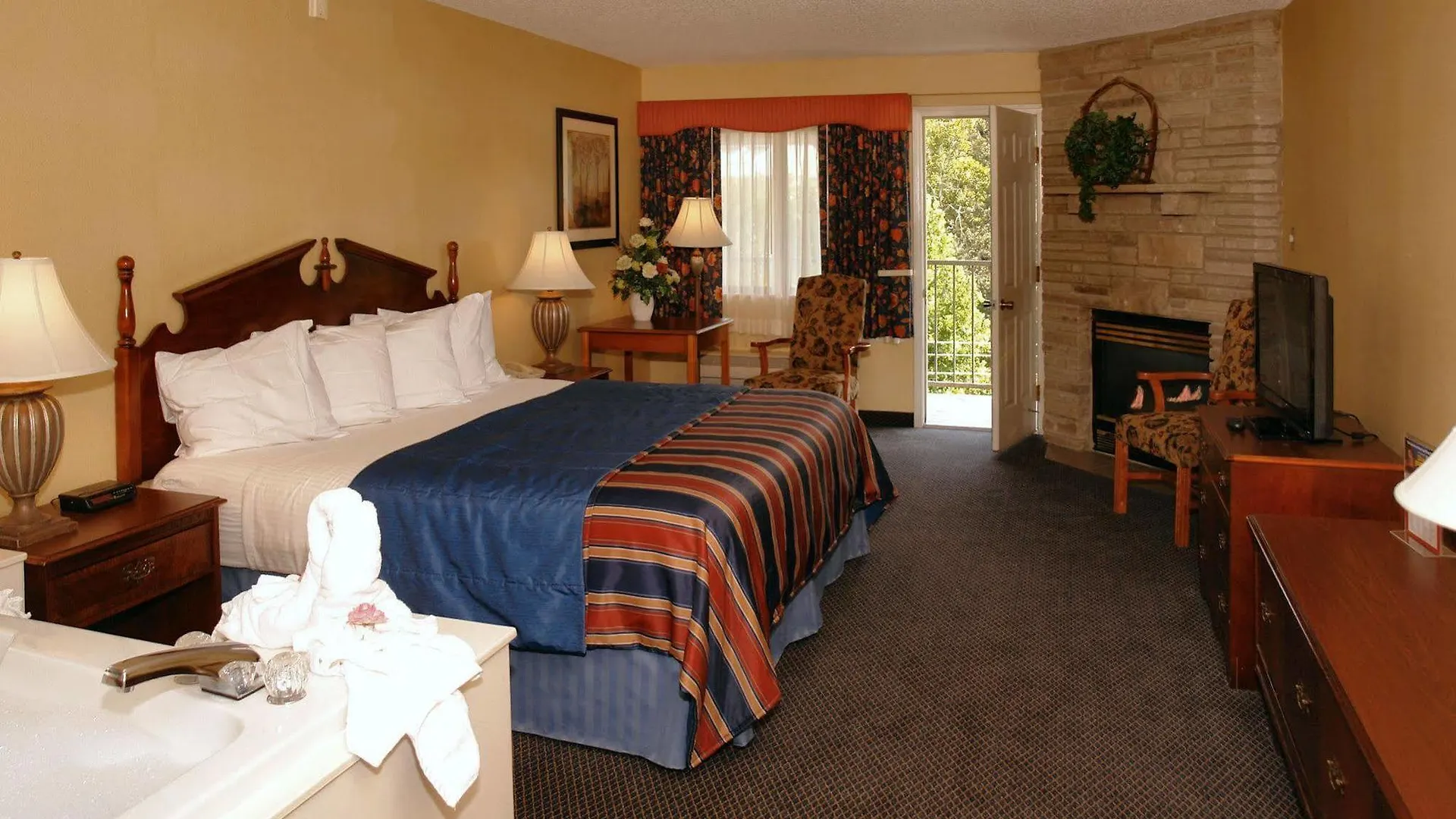 Western Plaza Hotel 3*
