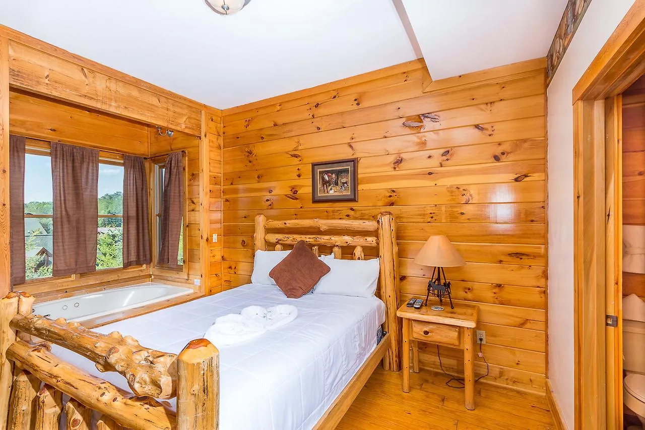 9 Bedroom Roscoe's Retreat By Hosteeva * Pigeon Forge