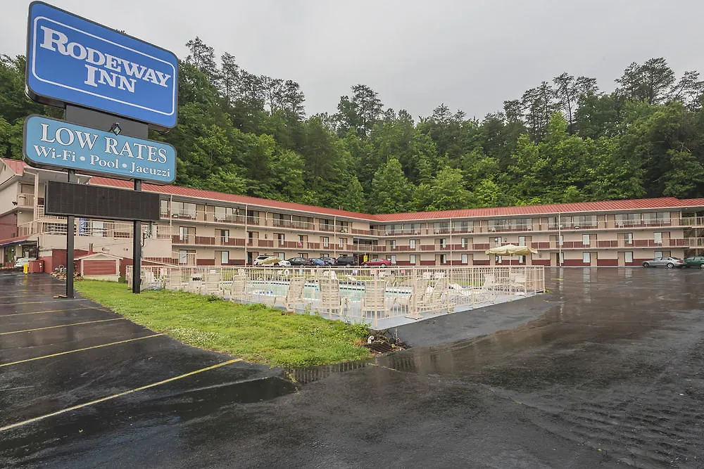 Hotel Rodeway On The Parkway 2*