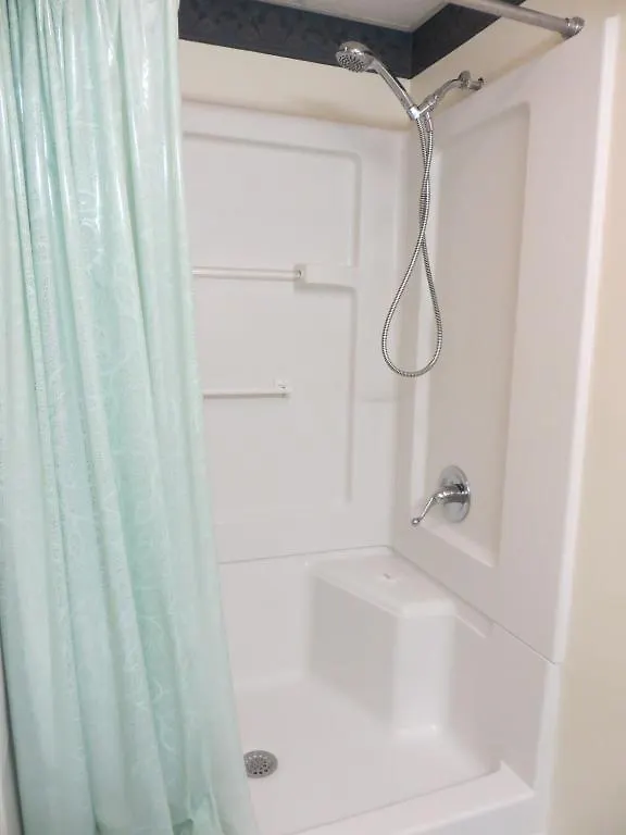 River Place Motel 3*
