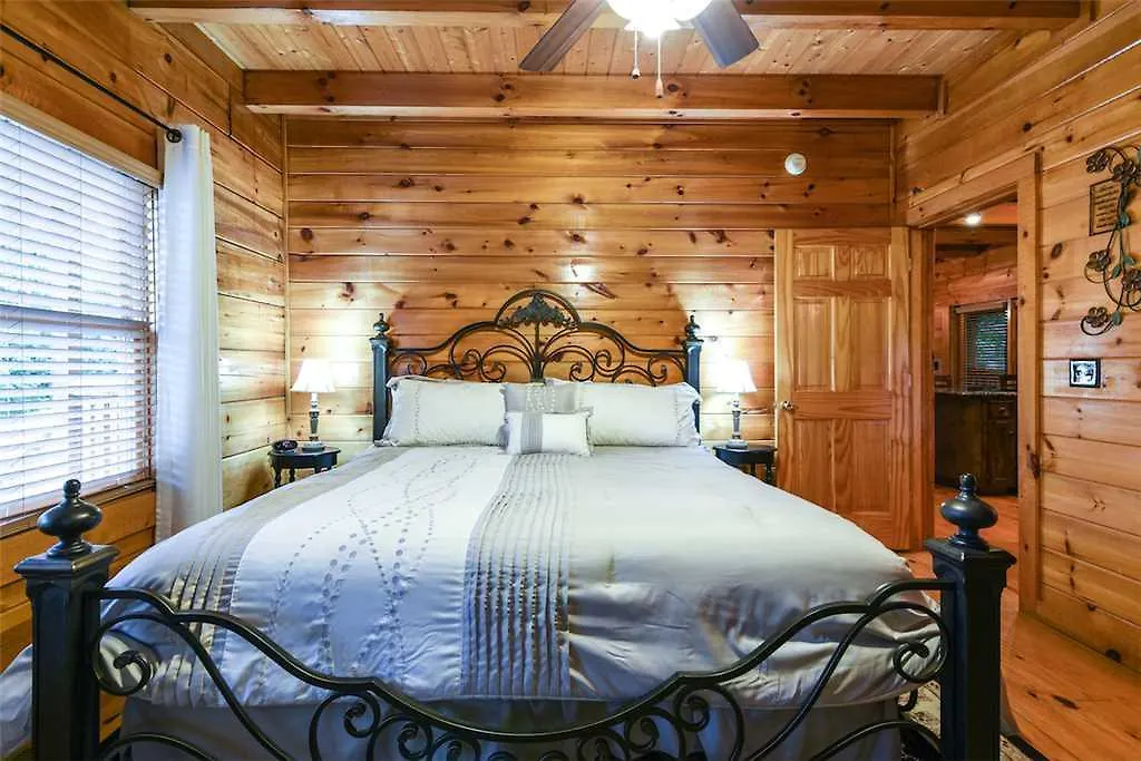 Southern Sweet T - Two Bedroom Cabin
