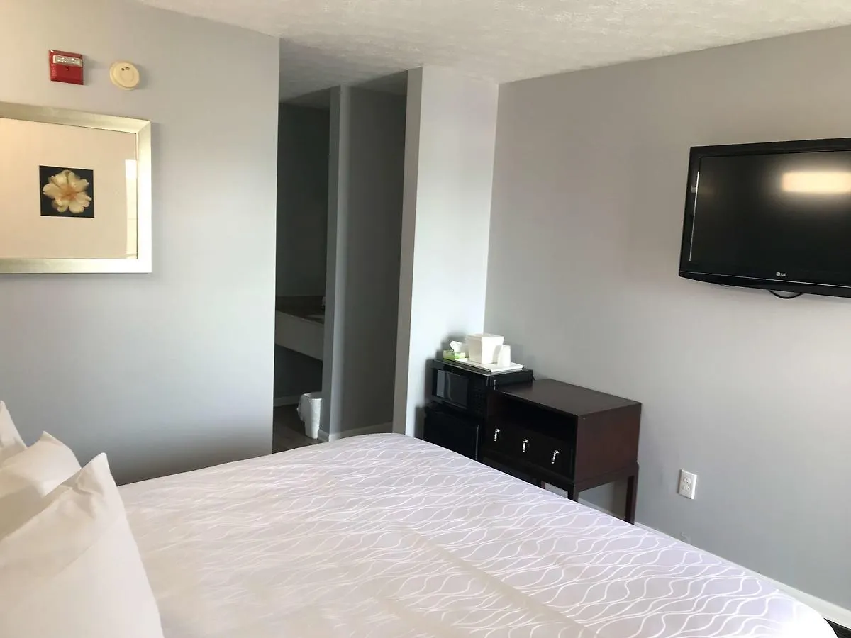 Hotel Apple Valley 3*