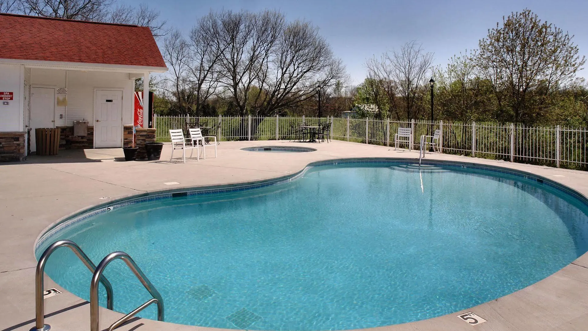 Appleview River Aparthotel 3*