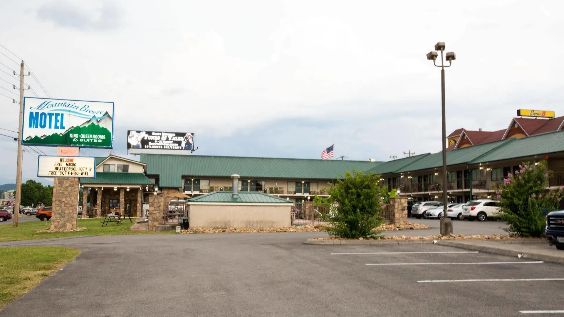 Mountain Breeze Motel