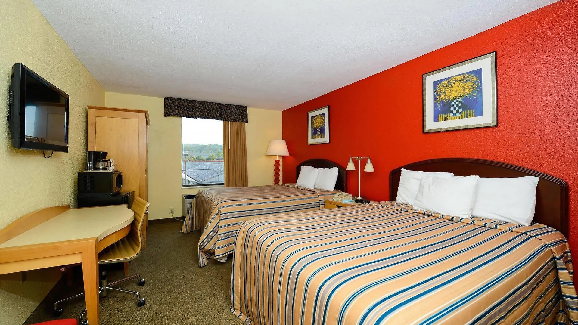 Leblanc Western Signature Collection 2* Pigeon Forge