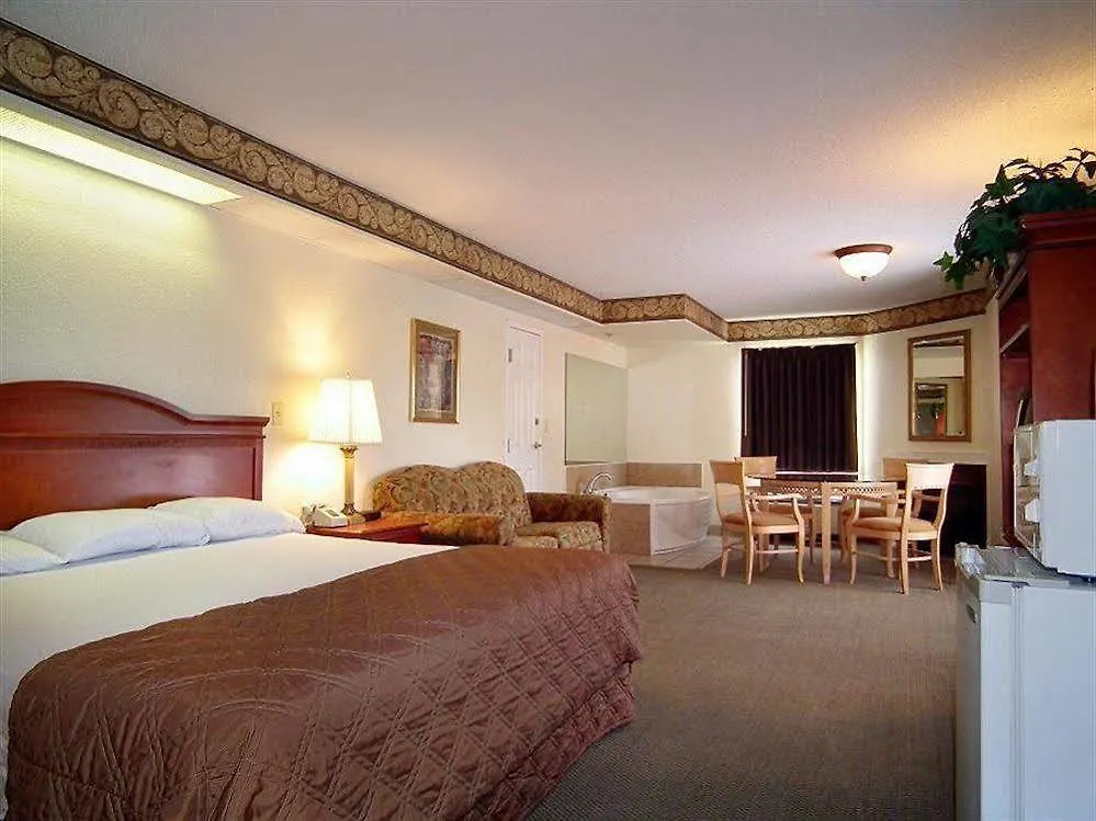 Country & By Radisson, South, Tn