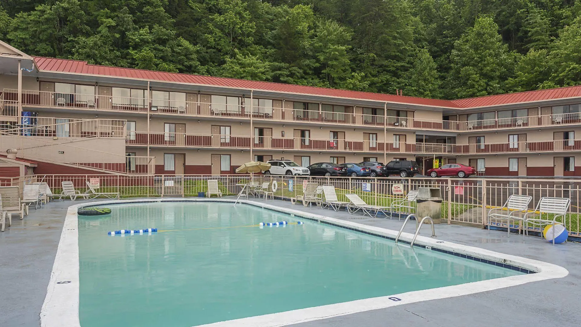 Rodeway On The Parkway Hotel 2*