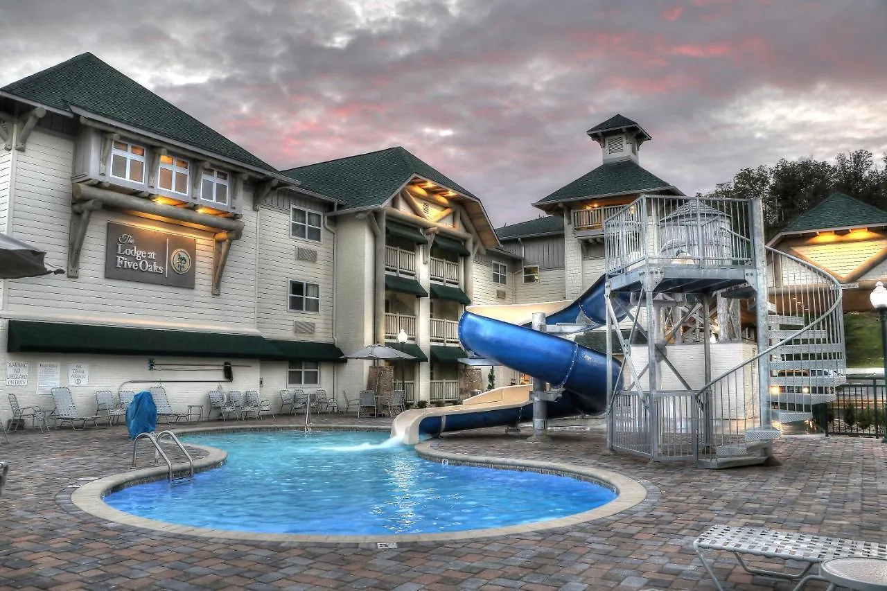 Hotel At Five Oaks Pigeon Forge - Sevierville