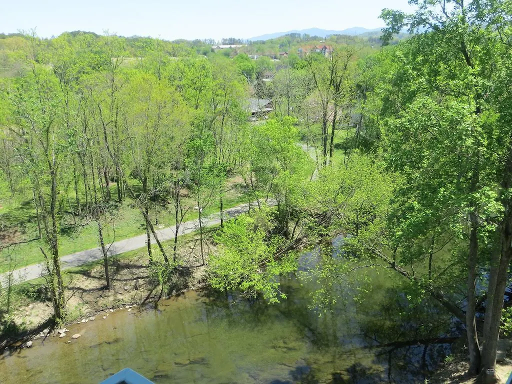 River Place 3*