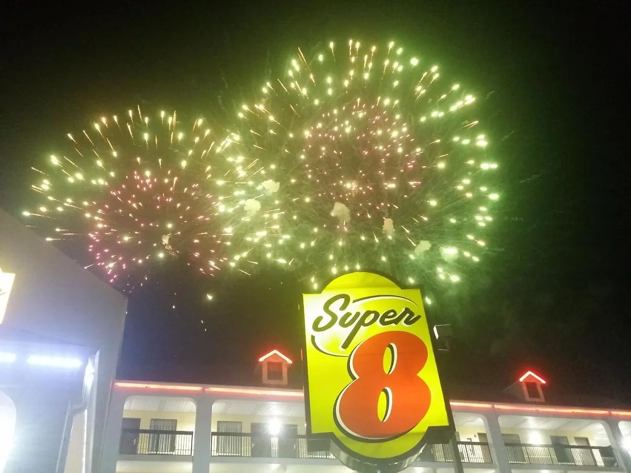 Super 8 By Wyndham Pigeon Forge-emert St Hotel Pigeon Forge