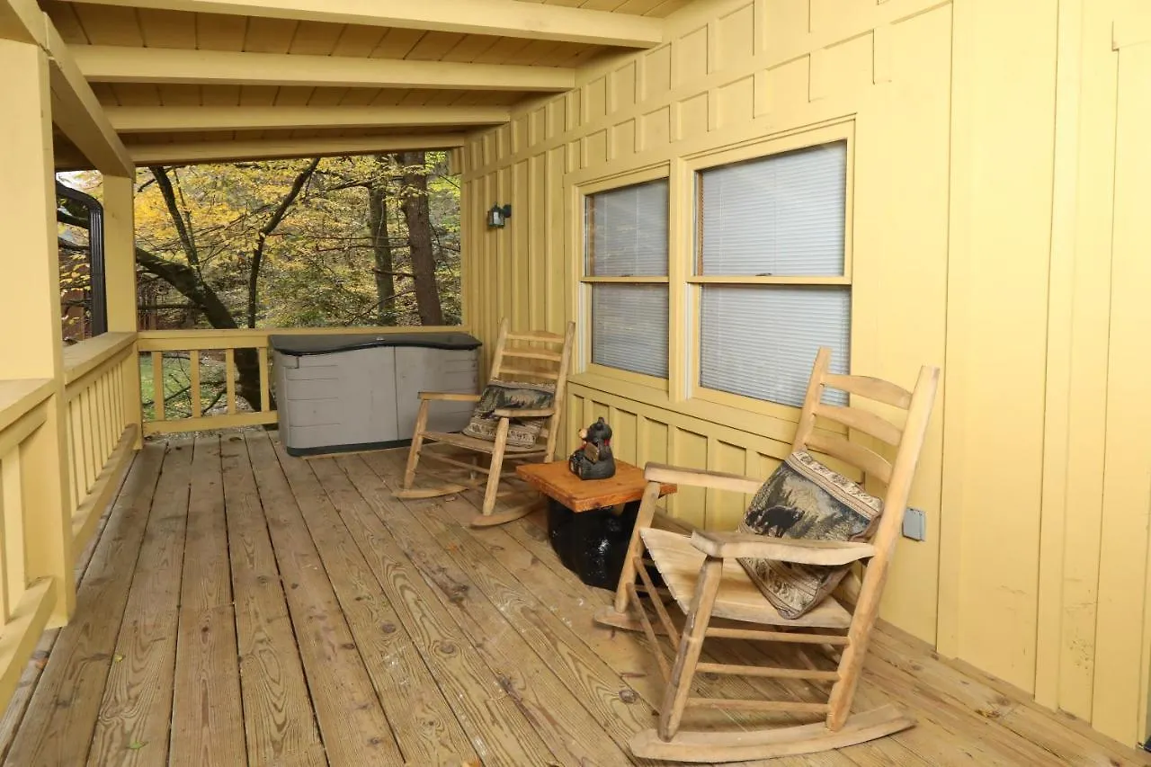 Holiday home Creekside Tranquility 365 - One Bedroom Cabin *