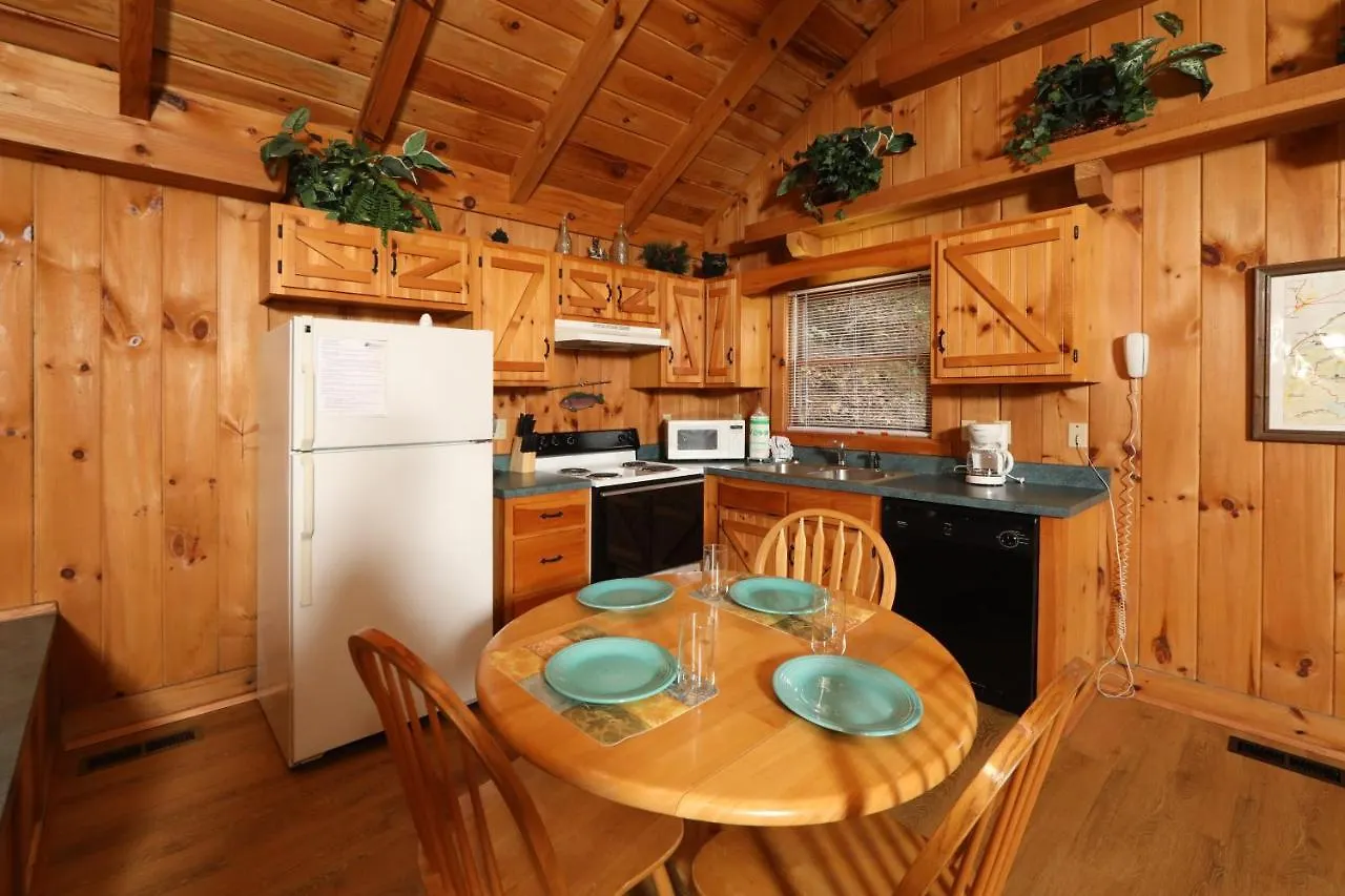 Creekside Tranquility 365 - One Bedroom Cabin *