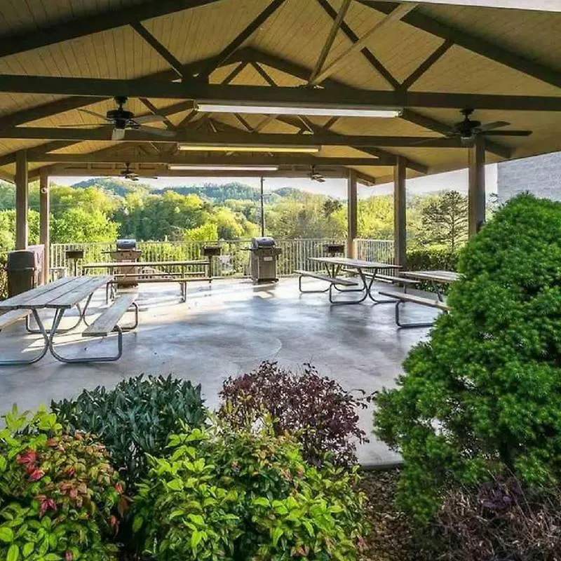 Whispering Pines 101 Pigeon Forge