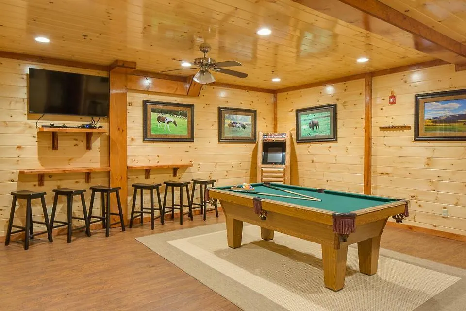 Holiday home Sherwood Splash Lodge, 11 Bedrooms, Sleeps 52, Theater, Indoor Pool, Free Wifi Pigeon Forge