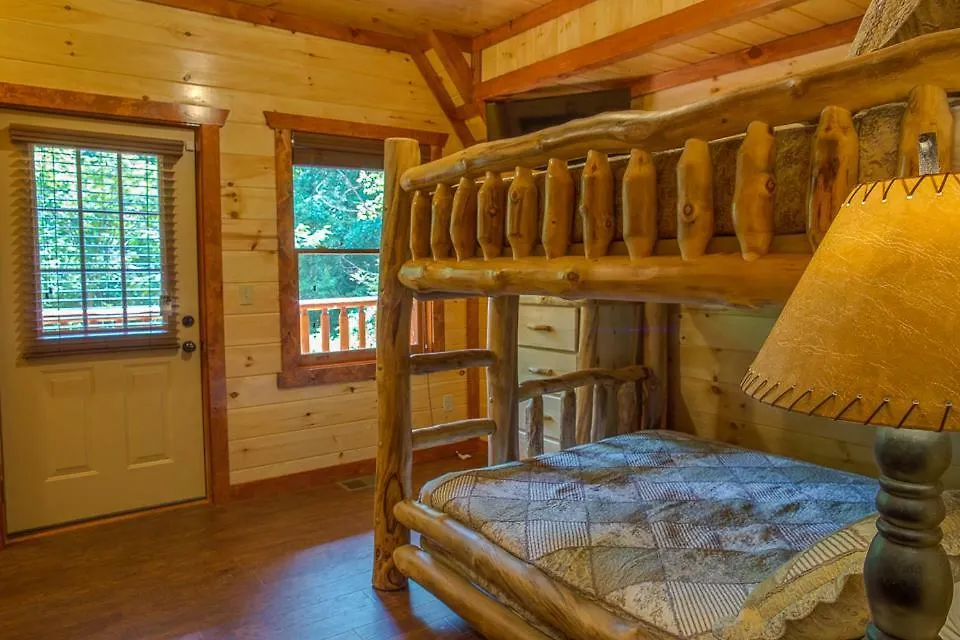 Sherwood Splash Lodge, 11 Bedrooms, Sleeps 52, Theater, Indoor Pool, Free Wifi