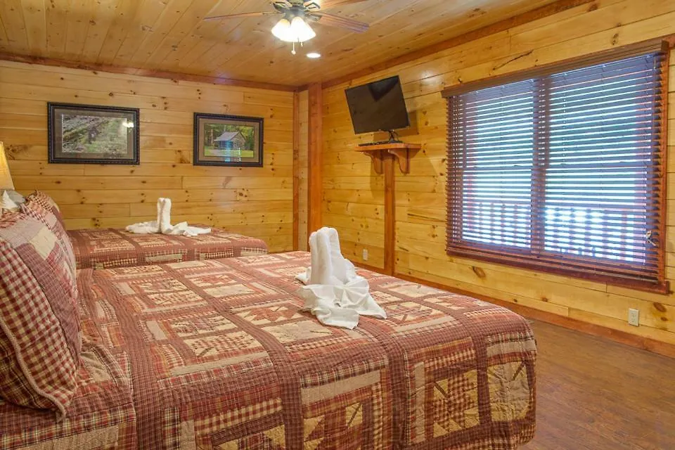 Sherwood Splash Lodge, 11 Bedrooms, Sleeps 52, Theater, Indoor Pool, Free Wifi Holiday home