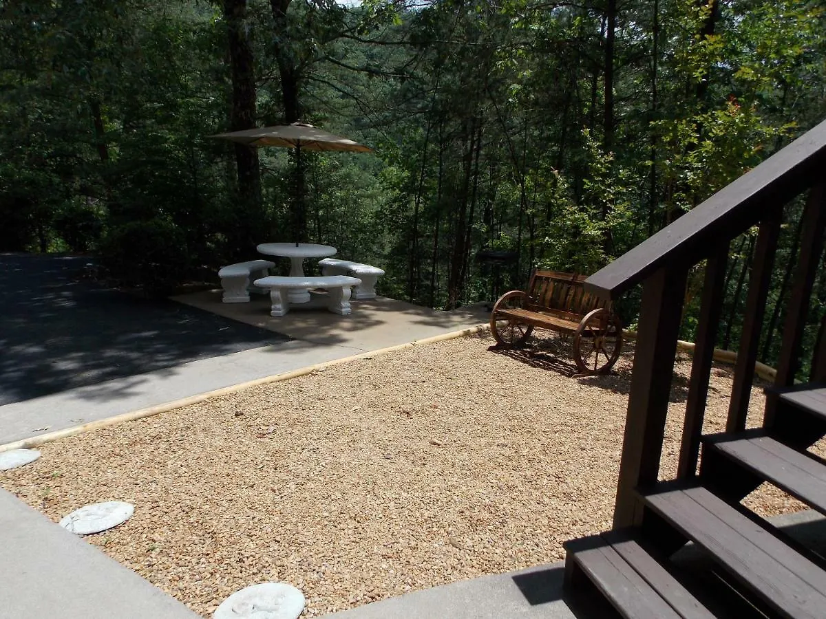 Hillbilly Hilton Chalet * 비둘기 포지