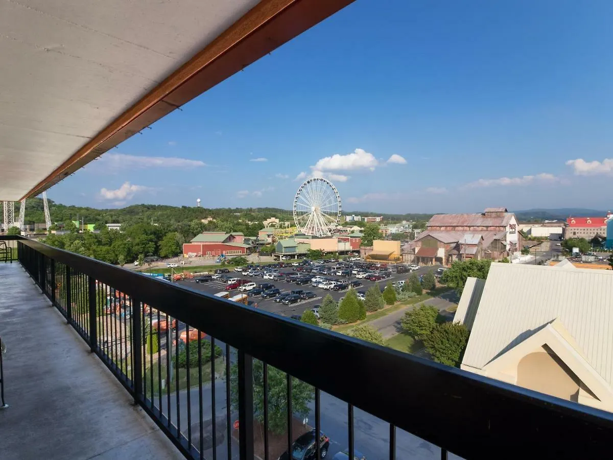 Mountain Vista & - Near The Island Inpigeon Forge Hotel