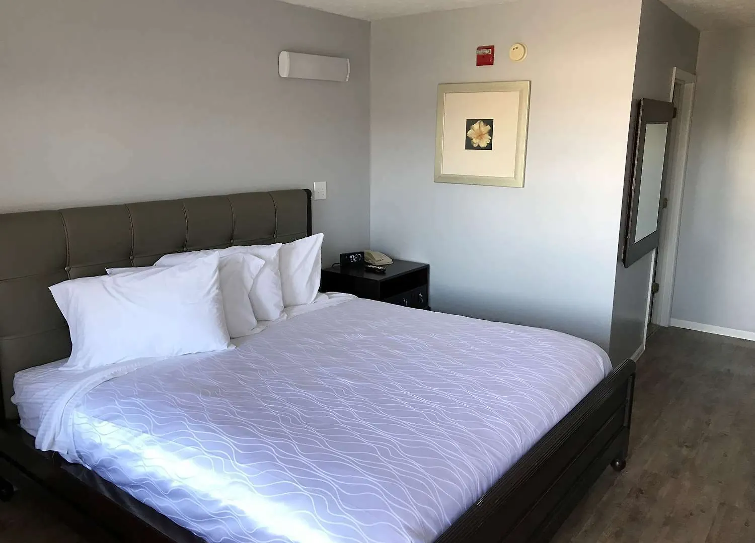 Apple Valley Hotel 3*